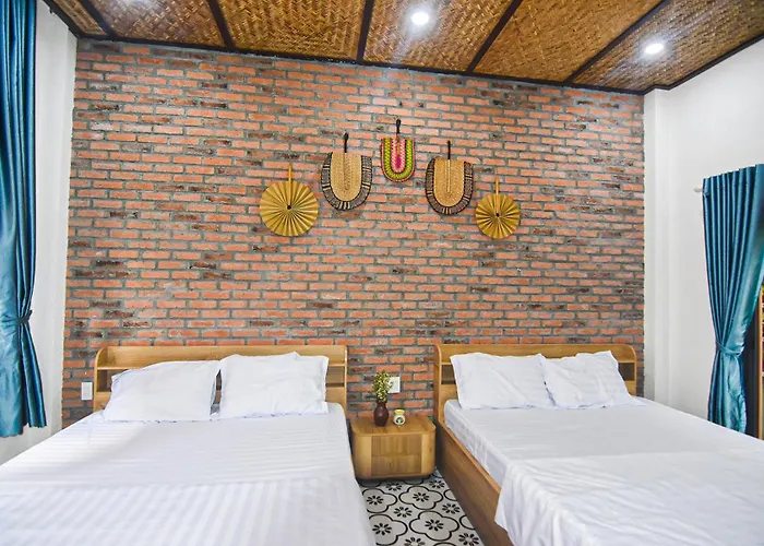 Khách sạn hẻo lánh Phú Mỹ *