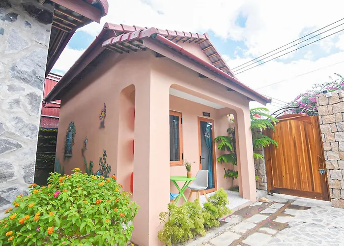Khách sạn hẻo lánh Phú Mỹ